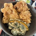 二八そば ひらい - ボリュームたっぷりのとり天丼。