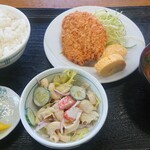 Tsurugi - ささみカツ、マカロニサラダ、ご飯中、味噌汁(*´ω｀*)