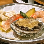 八幡屋 - 鮑と魚介、茸、陶板焼
