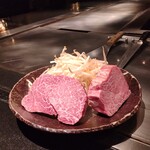 Kyuubou - 右がシャトーブリアン、左がフィレ肉赤身、共にA5の中でも最高クラスです