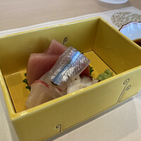 天婦羅 桂 いし坂 - ◉ お刺身
                　　メジマグロ、鯛、サヨリ、蛸