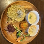 HerbRestaurant＆cafe ROSMARINO - しらすのパスタ、白菜のポタージュ、金目鯛焼き物（下にほうれん草ピューレ）と鹿肉（下にマッシュポテト）キャロットラペと、カリフラワーの小鉢
