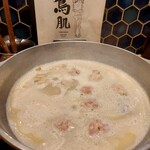 丸鶏料理と濃厚水炊き鍋 鳥肌 - 