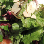 ワカヌイ グリル ダイニング トーキョー - シーフードサラダ。