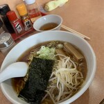 来李林 - ぎょうざランチのラーメン