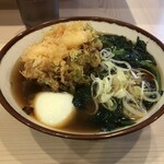 そばの神田 東一屋 - アサソバビンボー！
      朝そば＋えびかき揚げ！