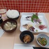 Aozora - 私は、刺身定食@1,100円(税込)を注文しました。ご飯と味噌汁は、お代わり自由です！