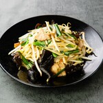 Chinese chive, pork and bean sprouts