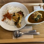 Spice and Vegetable 夢民 - ポパイカレー(普通盛／5辛)＆チキントッピング 1,330円