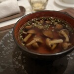 ラチュレ - 鹿のコンソメスープ