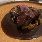 ラチュレ - 網どれの青首鴨のグリル、サルメソース