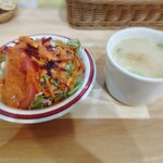 DURGA DINNING - サラダ＆チキンスープ