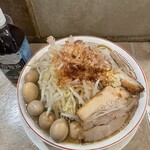 ラーメン 泪橋 - うずら6個、ニンニクは少なめ