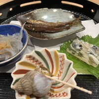 江戸前寿司 日ノ出茶屋 横浜 - 北海道 つぶ貝酒蒸し　　静岡 生しらす　　ワカサギ