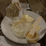 McSORLEY`S OLD ALE HOUSE - 料理写真: