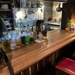 かかしニッカハウス - 歴史を感じるカウンター