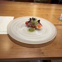 ラトリエ まる耕 - 本日の鮮魚のマリネ。緑のソースはふきのとう。