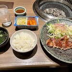 焼肉・しゃぶしゃぶ たちばな - 平日限定ステーキランチ（¥1,100）