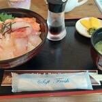 Cafe&Bar Negril - 海鮮丼味噌汁漬け物付き1,100円