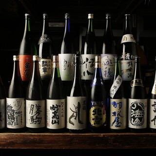 日本酒、燒酒和威士忌種類豐富的品牌高級無限暢飲◎