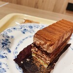 ドトールコーヒーショップ - チョコムースケーキの断面