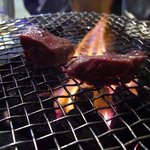 Kin Raku - 炭火で焼くハラミ