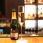 THE BAR - Champagne  Henriot  Brut Souverain　(2014/01)