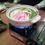 京都山科 焼鳥 かなざわ - まずは鍋で