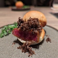 焼肉うしごろ 池袋店 - 和牛ヒレカツのトリュフチーズバーガー