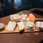@home Bar&Dining - 高品質チーズの証である「AOP」。他ではなかなか味わえないチーズを当店では取り扱っております。