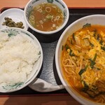 Hidakaya - チゲ味噌ラーメン690円
                        ライスセット190円
                        内容の分からぬまま頼んだライスセット(^^;)
                        米単品に＋20円なので吉としましょ