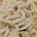 Hidakaya - 写真じゃ分かりづらいが解れてなかった
                        周りに人もいなかったし
                        人生初の麺リフト撮影？と思てたら
                        隣の卓にお客が来たので中止
                        しかも知り合いだったww