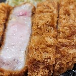 とんかつ とみた - リブロース断面テカテカ