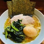 家家家 - 味玉ラーメン（カタメ・オオメ）880円