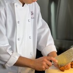 松石 - 春巻きをカット