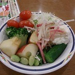 おはしカフェ・ガスト 松本中央店 - サラダバー、豊富な野菜があります