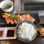 Yakiniku No Shinise Hamachuu - 