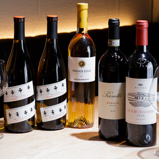 We offer over 50 types of bottled wine, mainly from France and Italy.