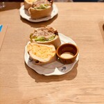 天然酵母の食パン専門店 つばめパン&Milk - 