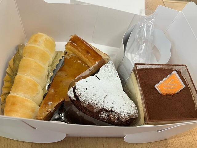 土井菓子舗 - 佳景山（和菓子）の写真