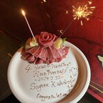 個室型焼肉　鞍牟 - 当店自慢のお肉ケーキです。
6000円からご予算に応じて作っております。