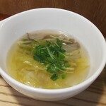 キッチン ブルー グローブ - 白菜と茸のスープ