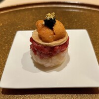 恵比寿 うしみつ - 和牛のパイキャビユッケ