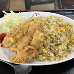 くわっちぃ食堂 青空 - 量は多いぞ！どんぶりの大盛り以上あるなぁ