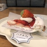 ハチカフェ - 春色タルト 720円（税込）