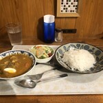 紅屋 - チキン野菜カレー 1,100円（税込）