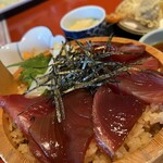 Sushikyuu - 鰹の漬けが乗ったてこね寿司