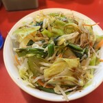 家系総本山 吉村家 - 野菜畑