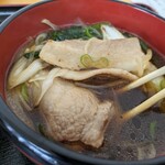 武蔵野うどん 山崎 - ほうら…お肉沢山でしょっ、チョッとびっくりしました。お得感あり~の、美味い~の。また来たい~の。絶対来るっつ~の。イタリアーノ、「えっ！」