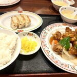 餃子の王将 - ごはん、餃子、スープ、お漬物付き★